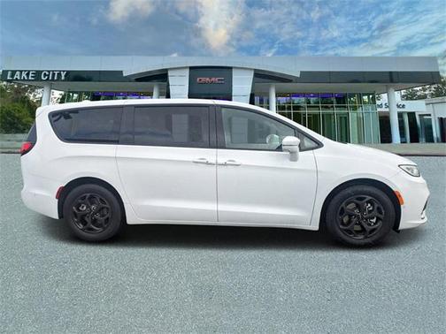 2022 Chrysler Pacifica Hybrid Touring L