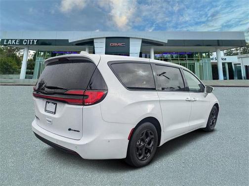 2022 Chrysler Pacifica Hybrid Touring L