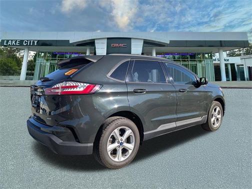 2022 Ford Edge SE