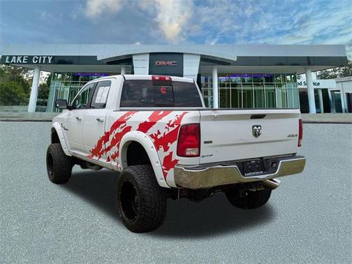 2017 RAM 2500 SLT Crew Cab 4x4 6'4' Box