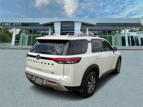 2023 Nissan Pathfinder SL FWD