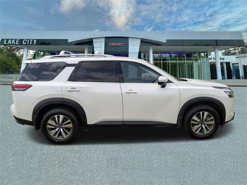 2023 Nissan Pathfinder SL FWD