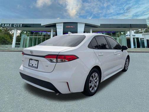 White 2022 Toyota Corolla LE
