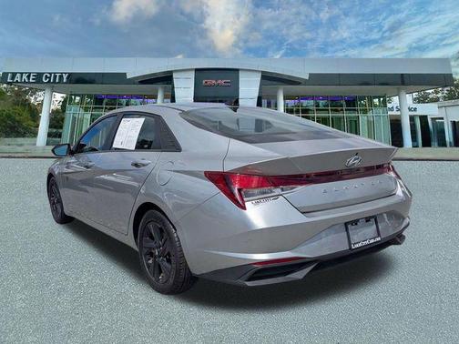 Shimmering Silver Pearl 2021 Hyundai ELANTRA SEL