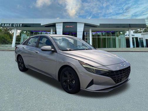 Shimmering Silver Pearl 2021 Hyundai ELANTRA SEL