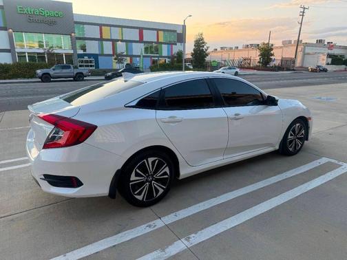 2018 Honda Civic EX-L