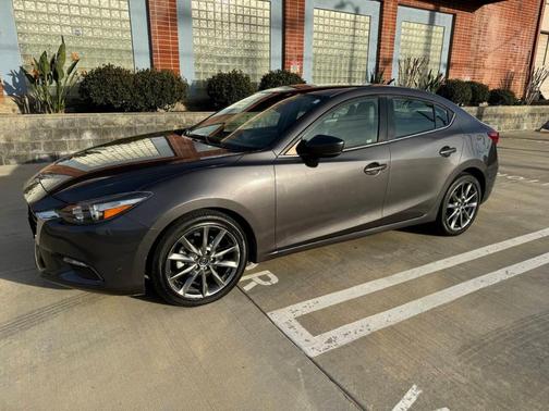 2018 Mazda Mazda3 Touring