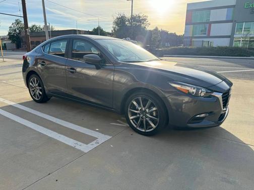 2018 Mazda Mazda3 Touring