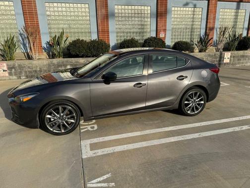 2018 Mazda Mazda3 Touring
