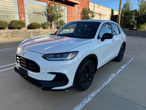 Platinum White Pearl 2023 Honda HR-V Sport