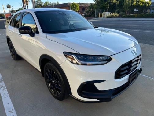 Platinum White Pearl 2023 Honda HR-V Sport