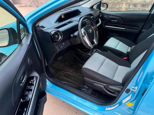 2015 Toyota Prius c Four
