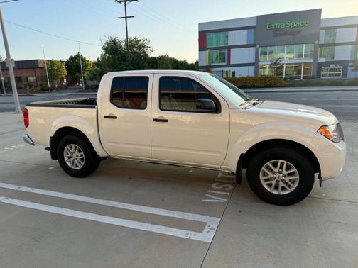 2021 Nissan Frontier SV
