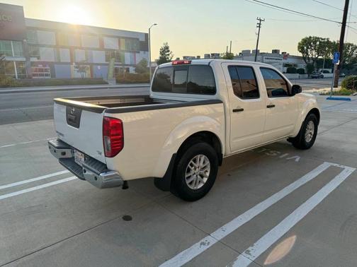 2021 Nissan Frontier SV