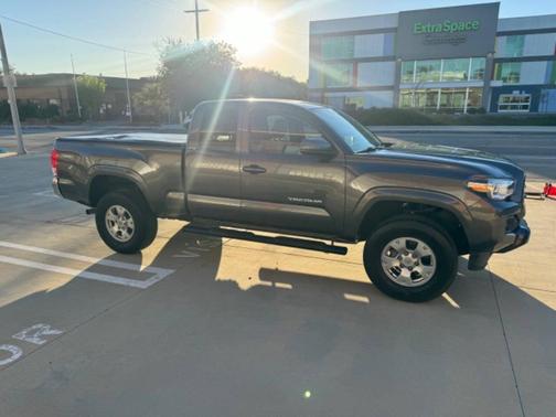 2016 Toyota Tacoma SR5