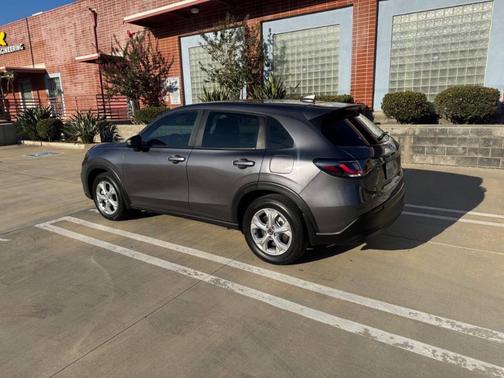 Gray 2024 Honda HR-V LX