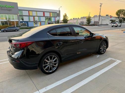 2018 Mazda Mazda3 Touring