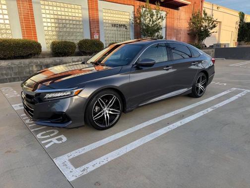 Crystal Black Pearl 2022 Honda Accord Touring 2.0T