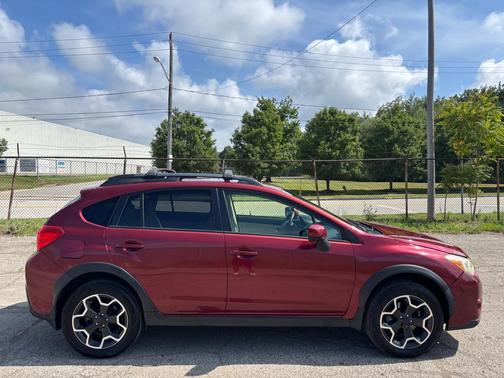 RED 2015 Subaru XV Crosstrek Base