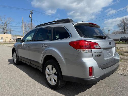 Ice Silver Metallic 2012 Subaru Outback 2.5i Limited