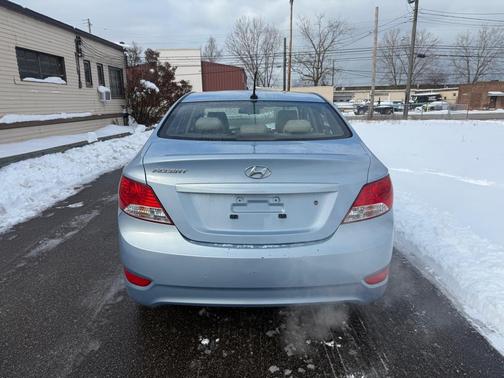 2012 Hyundai Accent GLS