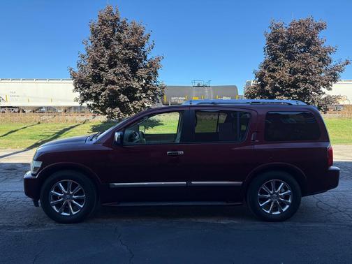 2010 INFINITI QX56 Base