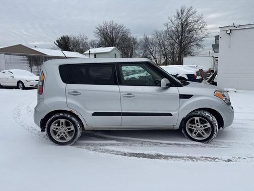 2011 Kia Soul +