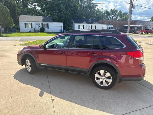 Ruby Red Pearl 2011 Subaru Outback 2.5 i Premium