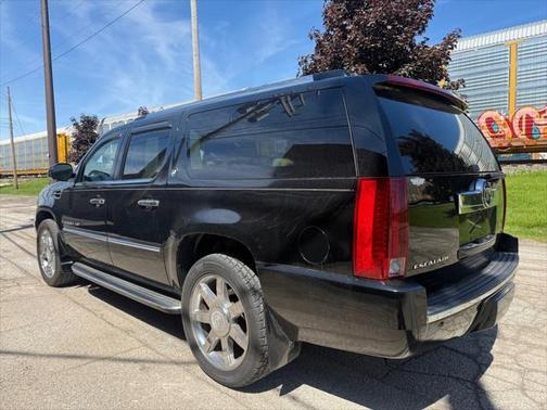 2007 Cadillac Escalade ESV Standard