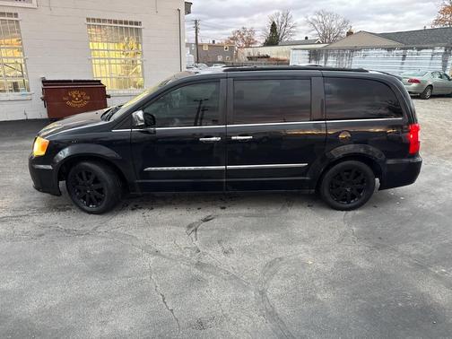 2012 Chrysler Town & Country Touring-L
