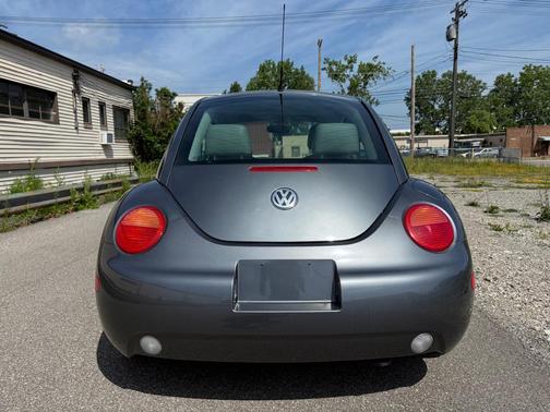 Platinum Gray 2005 Volkswagen New Beetle GLS