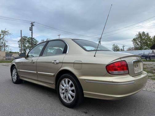 GOLD 2004 Hyundai SONATA GLS