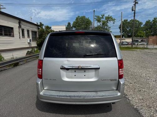 2009 Chrysler Town & Country Touring