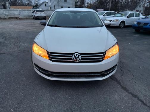 2014 Volkswagen Passat 1.8T S