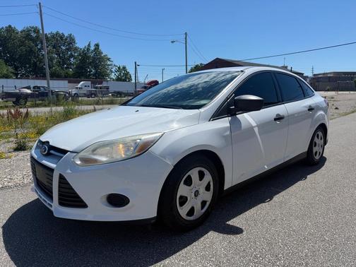 Oxford White 2014 Ford Focus S