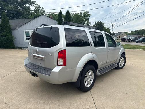 Dark Slate Metallic 2010 Nissan Pathfinder SE