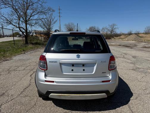 Silky Silver Metallic 2007 Suzuki SX4