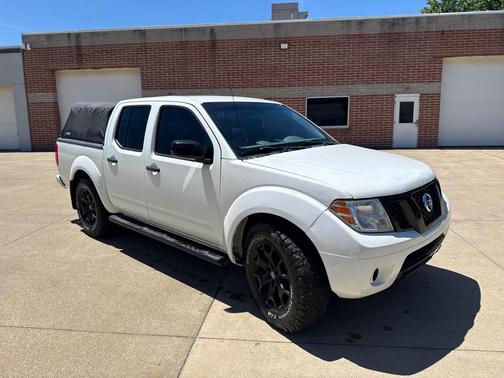Glacier White 2019 Nissan Frontier SV