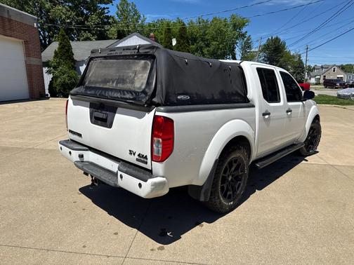 Glacier White 2019 Nissan Frontier SV
