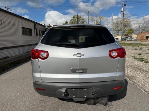 2011 Chevrolet Traverse LS