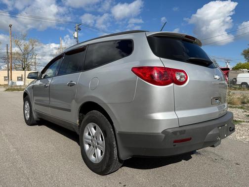 2011 Chevrolet Traverse LS