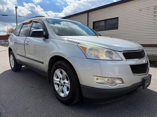 2011 Chevrolet Traverse LS