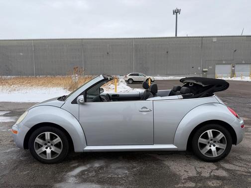 2006 Volkswagen New Beetle 2.5