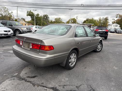 2001 Toyota Camry LE V6