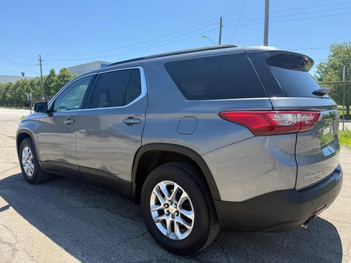Satin Steel Metallic 2020 Chevrolet Traverse LT Leather