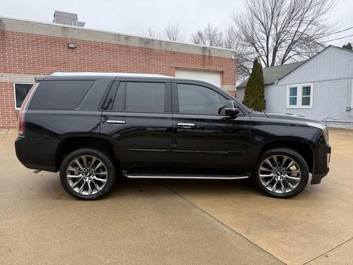 2020 Cadillac Escalade Luxury