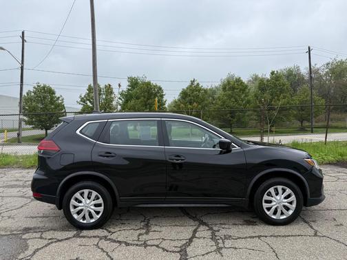 Magnetic Black Pearl 2020 Nissan Rogue S