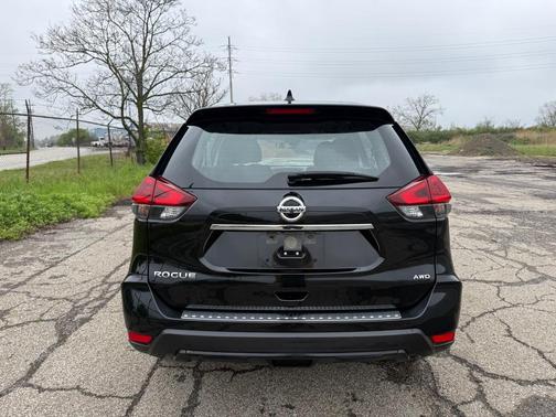 Magnetic Black Pearl 2020 Nissan Rogue S