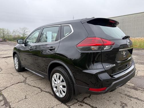 Magnetic Black Pearl 2020 Nissan Rogue S