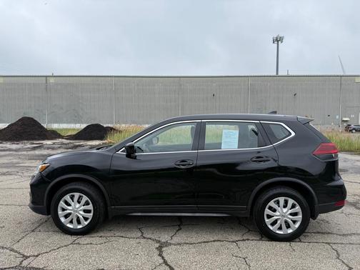 Magnetic Black Pearl 2020 Nissan Rogue S